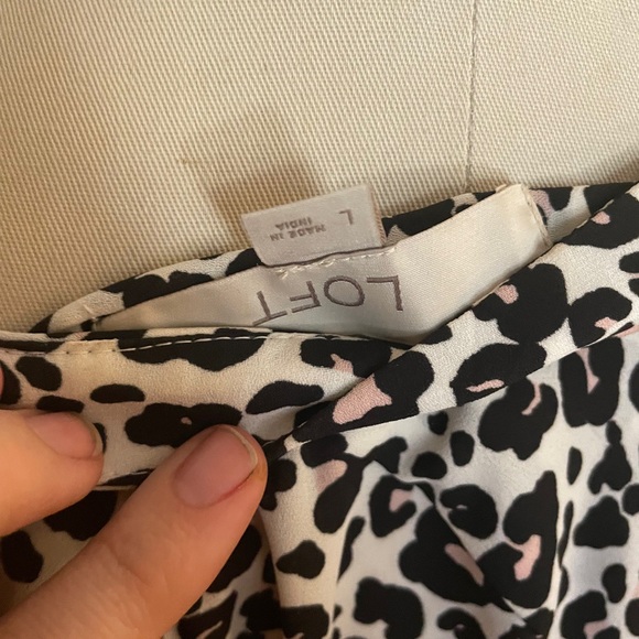 LOFT Leopard Blouse - Picture 6 of 7